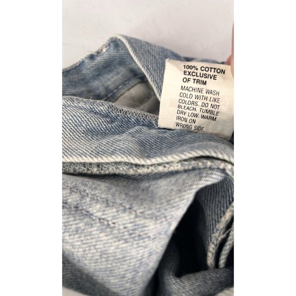 MAXIUMUM USA ENERGY Women's Vintage Flag Front Cuffed Denim Shorts 7/8 - Picture 3 of 4